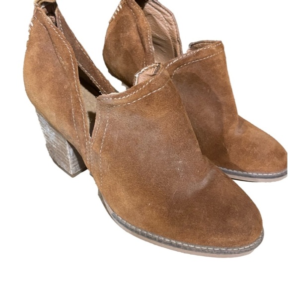 Sindy Artisan Bootie Stacked Heel Tulip Sides Moldable Vamp size 6.5 - Picture 7 of 7